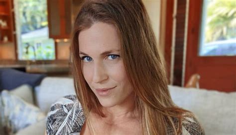xev milfnut|Xev Bellringer – A Holiday Family Affair With Your Sister.